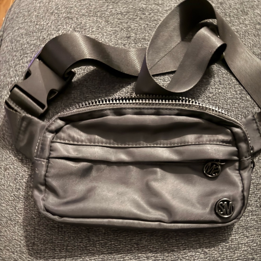 Steven Madden Fanny pack